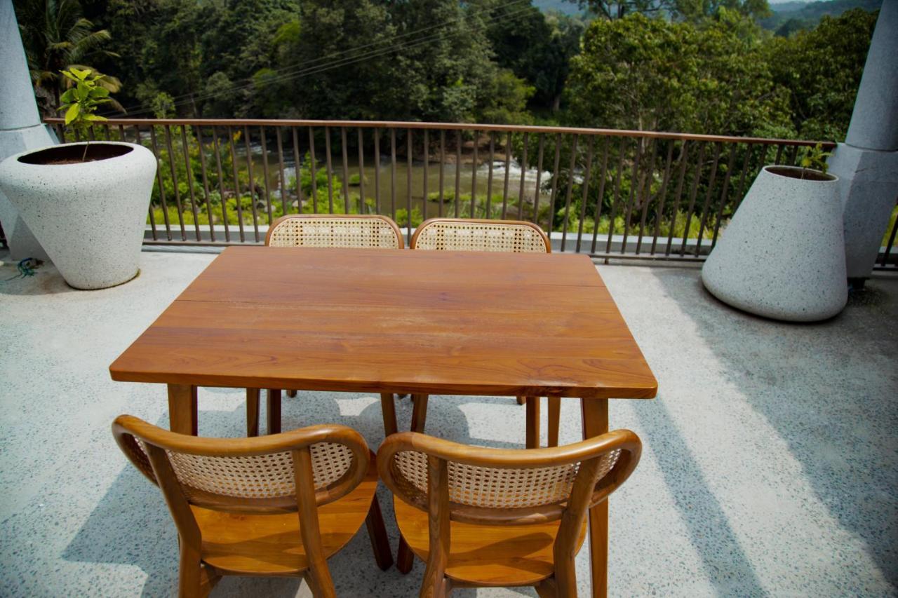 Maayaa Riverside Villa By Kpm Tripenta Attappadi ภายนอก รูปภาพ