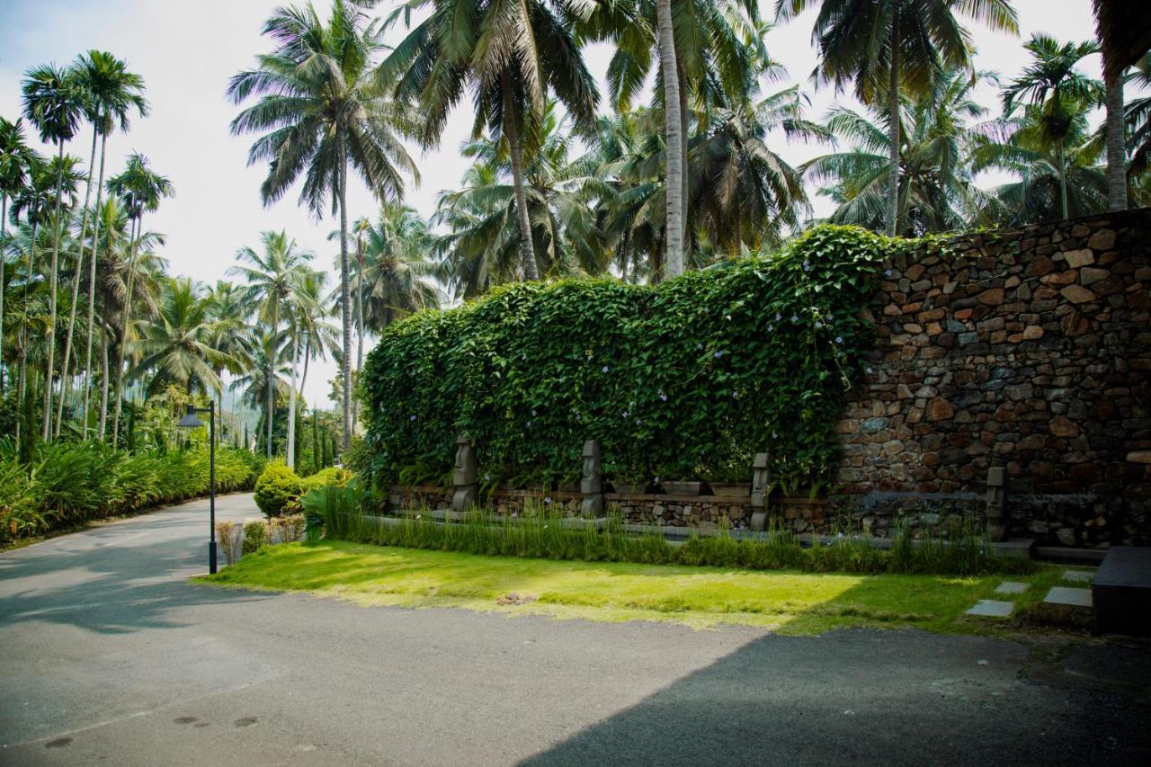 Maayaa Riverside Villa By Kpm Tripenta Attappadi ภายนอก รูปภาพ