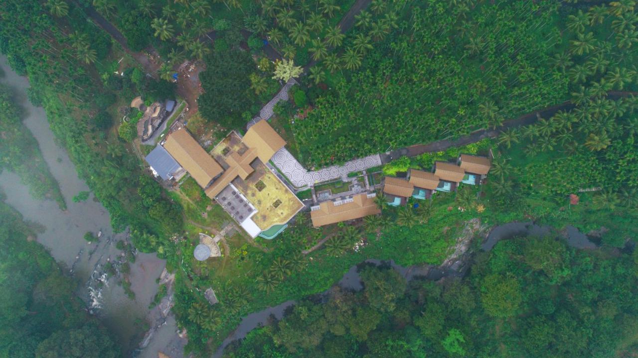 Maayaa Riverside Villa By Kpm Tripenta Attappadi ภายนอก รูปภาพ